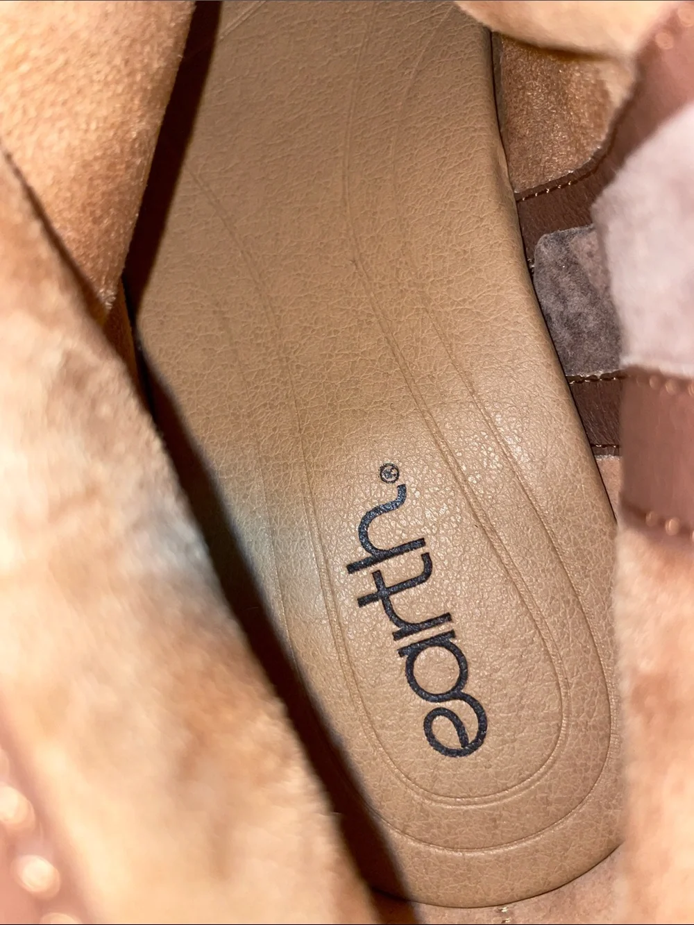 Earth suede chukka